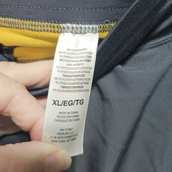 Gaiam Men's Dark Gray Athletic Shorts Size XL Inner Liner Pockets Stretch. - Picture 6 of 10